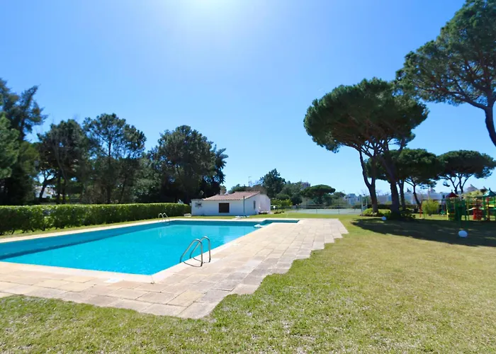 Fig Villa- Cleverdetails, Sleep 8, Pool, Children Playground, Ténis Court *