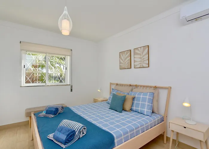 Fig Villa- Cleverdetails, Sleep 8, Pool, Children Playground, Ténis Court