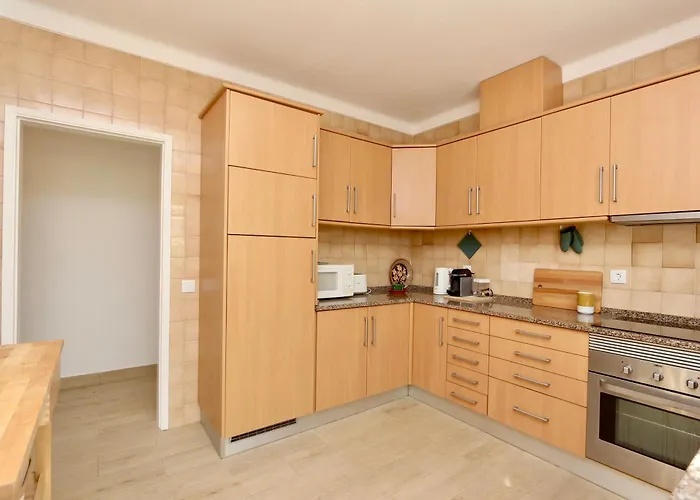 Fig Villa- Cleverdetails, Sleep 8, Pool, Children Playground, Ténis Court Villa *