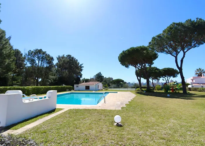 Fig Villa- Cleverdetails, Sleep 8, Pool, Children Playground, Ténis Court