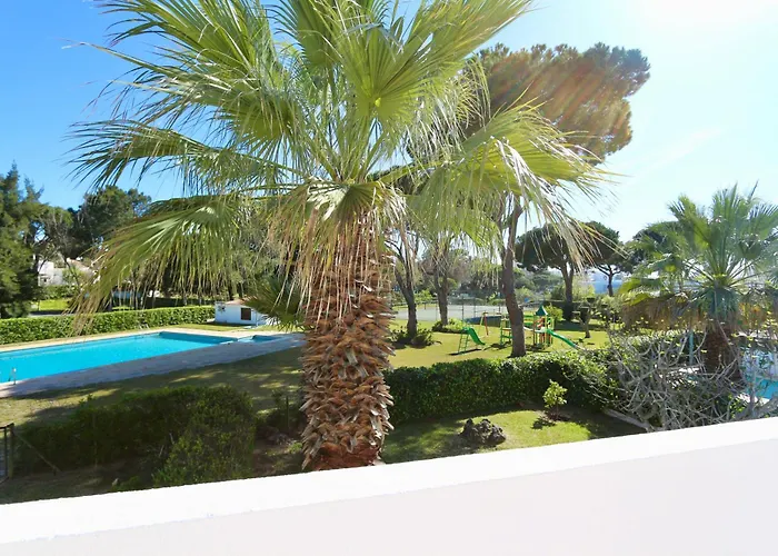 Fig Villa- Cleverdetails, Sleep 8, Pool, Children Playground, Ténis Court
