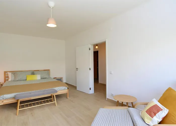 Fig Villa- Cleverdetails, Sleep 8, Pool, Children Playground, Ténis Court