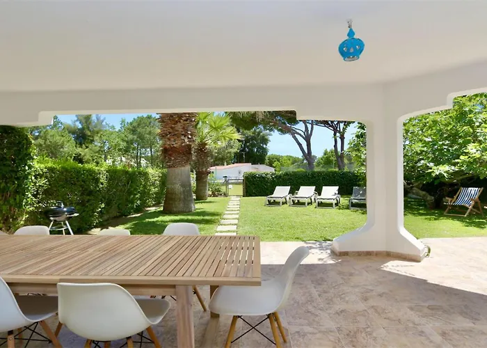 Villa Fig Villa- Cleverdetails, Sleep 8, Pool, Children Playground, Ténis Court *