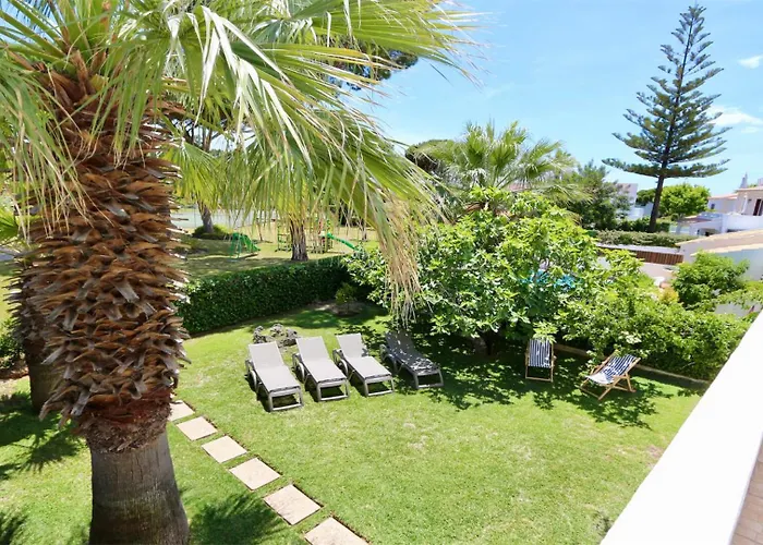 Fig Villa- Cleverdetails, Sleep 8, Pool, Children Playground, Ténis Court *