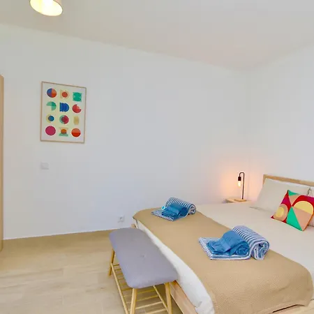 Villa Fig Villa- Cleverdetails, Sleep 8, Pool, Children Playground, Tenis Court *