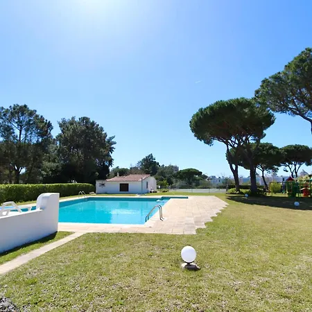 Fig Villa- Cleverdetails, Sleep 8, Pool, Children Playground, Ténis Court