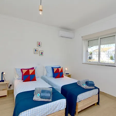 Fig Villa- Cleverdetails, Sleep 8, Pool, Children Playground, Tenis Court *