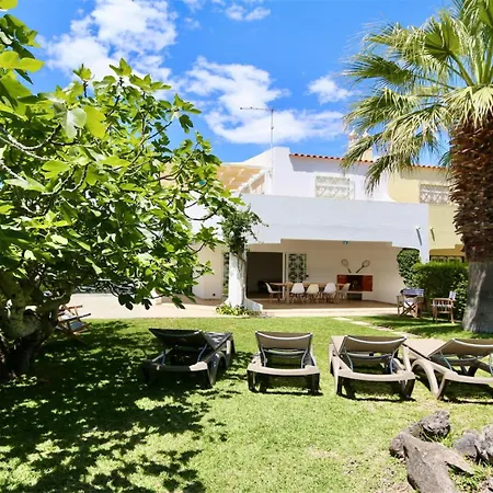 Fig Villa- Cleverdetails, Sleep 8, Pool, Children Playground, Ténis Court