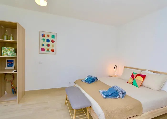 别墅 Fig Villa- Cleverdetails, Sleep 8, Pool, Children Playground, Tenis Court *