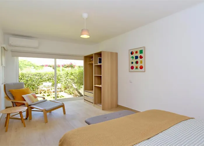 Fig Villa- Cleverdetails, Sleep 8, Pool, Children Playground, Tenis Court 别墅