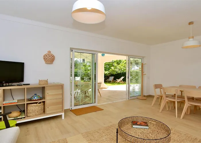 Fig Villa- Cleverdetails, Sleep 8, Pool, Children Playground, Tenis Court 别墅 *