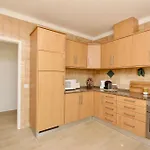 Fig Villa- Cleverdetails, Sleep 8, Pool, Children Playground, Tenis Court Villa *